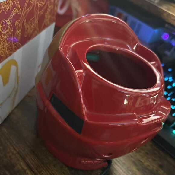 Scentsy Marvel Ironman Warmer - See Pics! Offers welcome! - Picture 7 of 9
